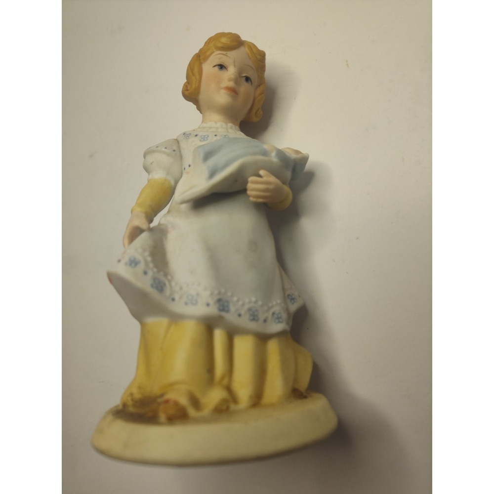 1981 Avon A Mother's Love Porcelain Figure 6" Vintage Decorative Piece